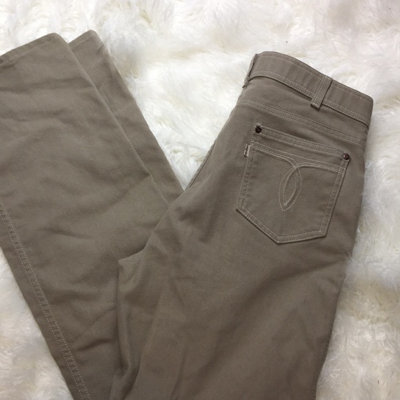 levi's with a skosh more room